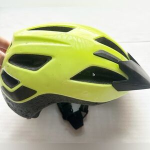 Specialized Shuffle Helmet Youth 52-57cm in Visibility Yellow